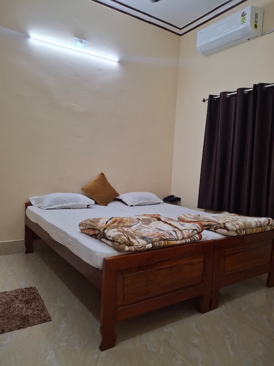 Deluxe-Silver at Lodge Madhumagna